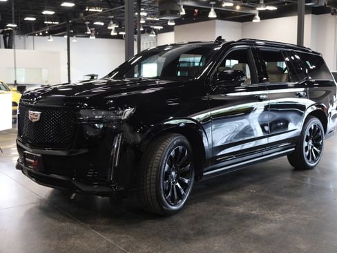 Used 2022 Cadillac Escalade Sport w/ Touring Package AWD/4WD image 3