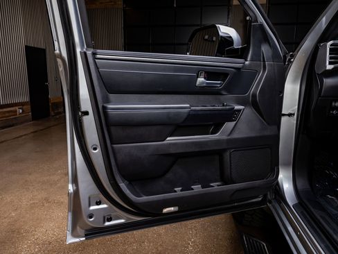 Used 2024 Toyota Sequoia Platinum image 37