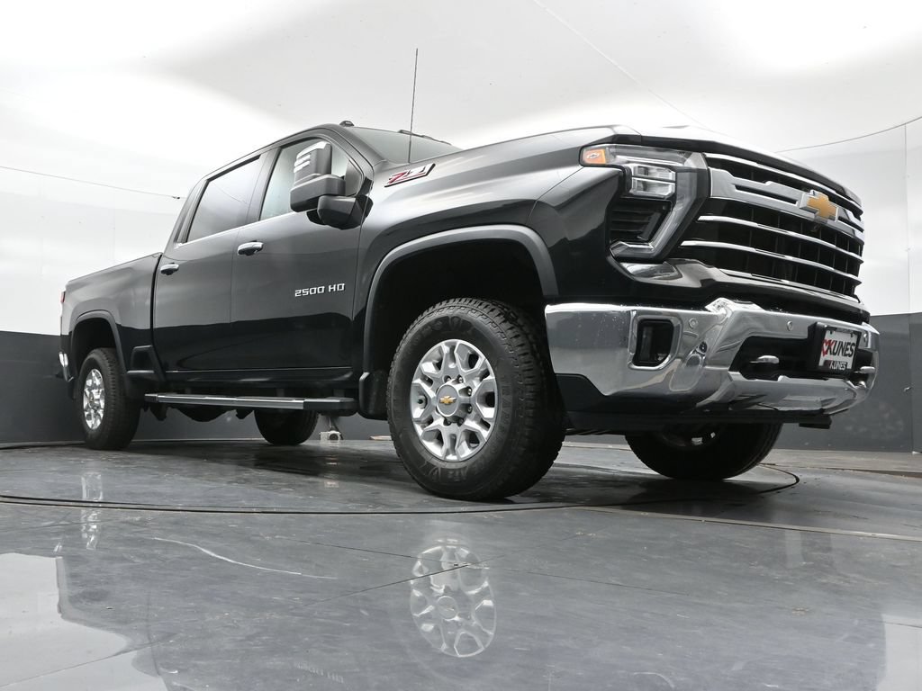 Used 2024 Chevrolet Silverado 2500 LTZ w/ LTZ Convenience Package AWD/4WD image 45