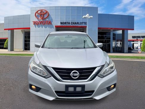 Used 2018 Nissan Altima 2.5 SV FWD image 2
