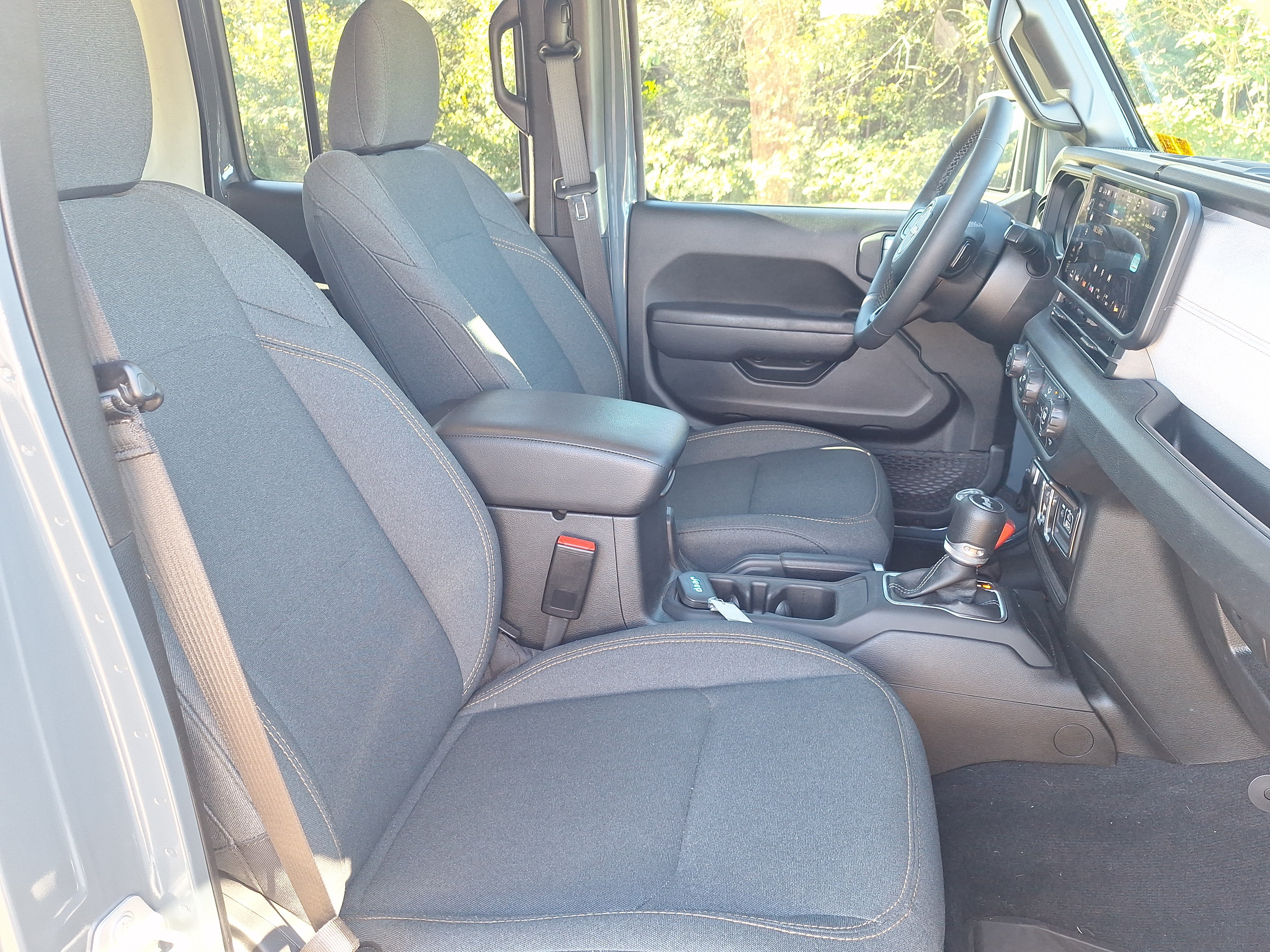 Used 2025 Jeep Wrangler Unlimited Sport AWD/4WD image 21