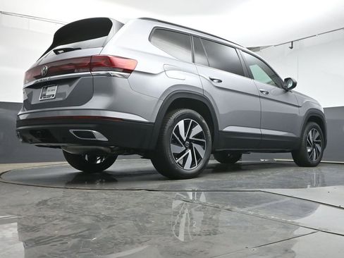 New 2026 Volkswagen Atlas SE FWD image 38