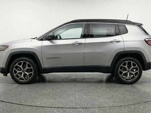 Used 2025 Jeep Compass Limited image 5