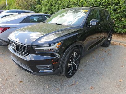 Used 2021 Volvo XC40 T5 R-Design w/ Climate Package