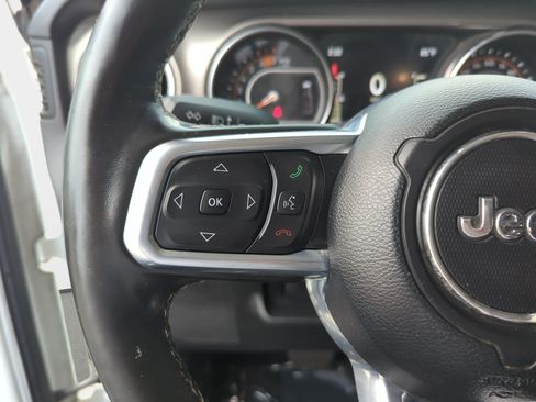Used 2021 Jeep Wrangler Unlimited Sahara AWD/4WD image 15