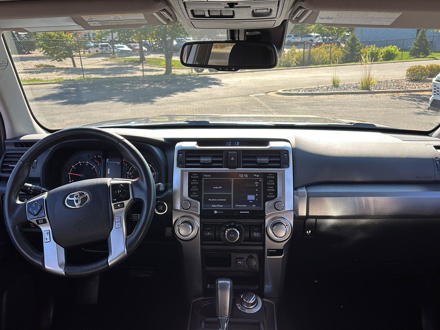 Used 2022 Toyota 4Runner SR5 AWD/4WD image 18