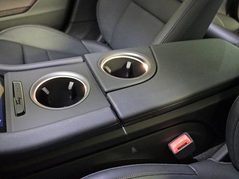 Certified 2025 Porsche Taycan AWD/4WD image 33