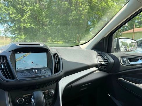 Used 2016 Ford Escape SE w/ Equipment Group 201A AWD/4WD image 10