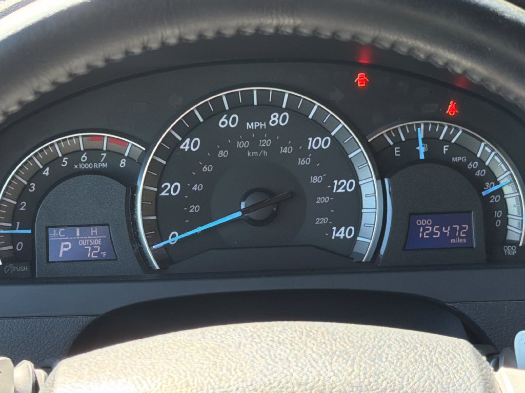 Used 2014 Toyota Camry SE FWD image 17