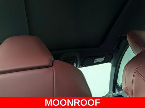 Used 2025 Audi SQ6 e-tron Prestige AWD/4WD image 13