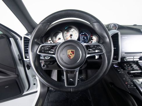 Certified 2017 Porsche Cayenne AWD/4WD image 18
