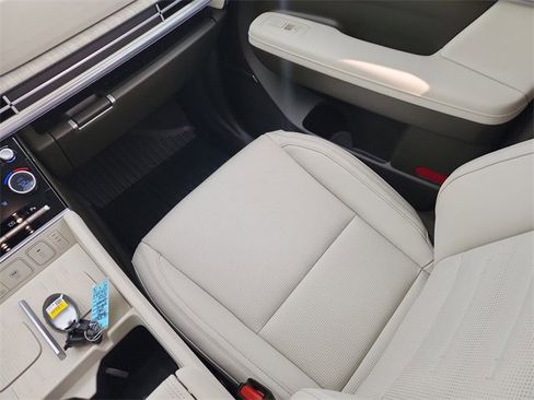 New 2025 Hyundai Santa Fe Calligraphy image 14