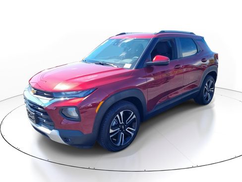 Used 2023 Chevrolet TrailBlazer LT w/ Convenience Package FWD image 3