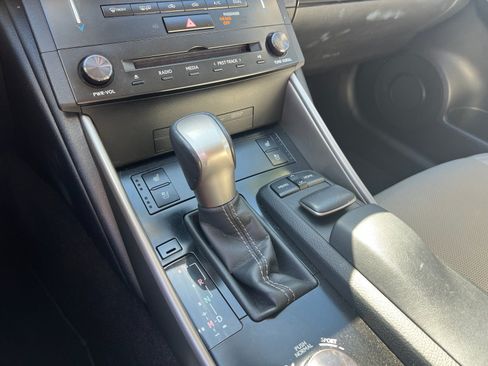 Used 2014 Lexus IS 350 w/ Navigation Package RWD image 11