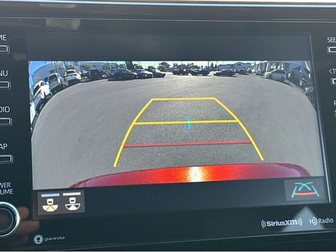 Used 2021 Toyota Venza XLE w/ Carpet Mat Package (TMS) image 9