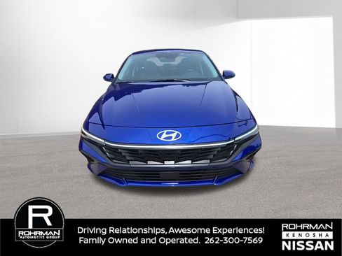 Used 2025 Hyundai Elantra Limited FWD image 1