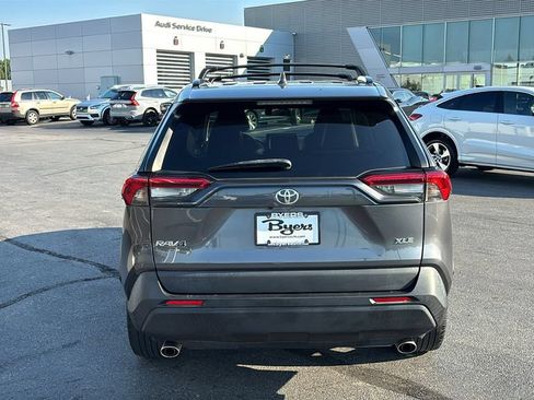 Used 2021 Toyota RAV4 XLE Premium FWD image 30