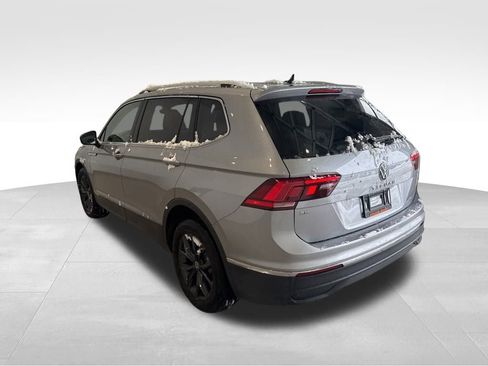 Used 2024 Volkswagen Tiguan SE image 3