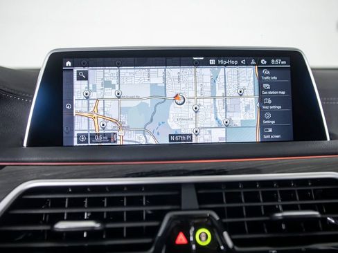 Used 2022 BMW 750i xDrive w/ M Sport Package image 29