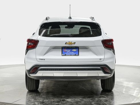 Used 2025 Chevrolet Trax LT w/ Driver Confidence Package FWD image 5