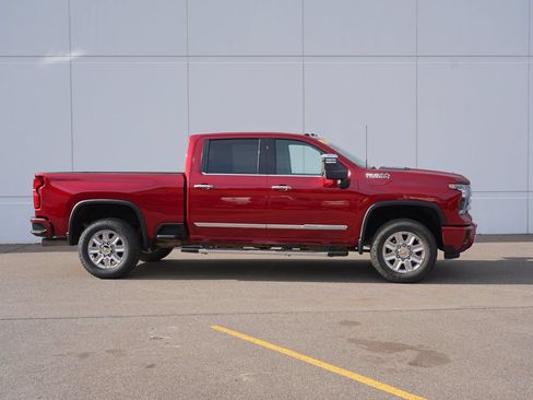 Used 2025 Chevrolet Silverado 3500 High Country w/ High Country Premium Package AWD/4WD image 2