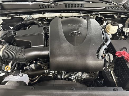 Used 2020 Toyota Tacoma TRD Sport w/ Technology Package RWD image 25