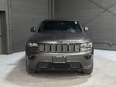 Used 2020 Jeep Grand Cherokee Altitude AWD/4WD image 2