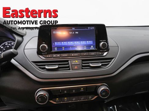 Used 2024 Nissan Altima 2.5 S FWD image 11