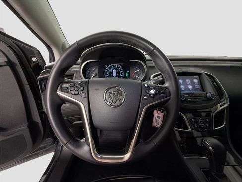 Used 2015 Buick LaCrosse FWD image 11
