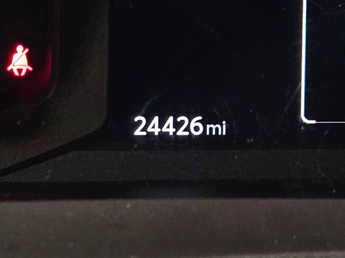 Certified 2025 Toyota Tacoma SR5 image 29