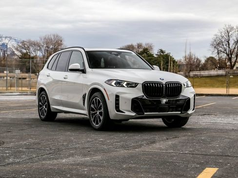 New 2026 BMW X5 xDrive40i w/ Executive Package image 7