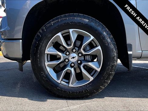 Used 2025 Chevrolet Silverado 1500 RST AWD/4WD image 33