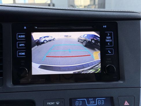 Used 2016 Toyota Sienna image 26