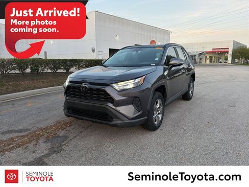 Used 2022 Toyota RAV4 XLE w/ Convenience Package image 1
