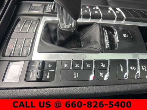 Used 2020 Porsche Macan image 20