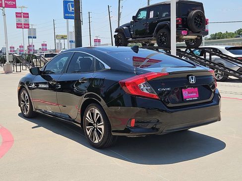 Certified 2017 Honda Civic EX-T image 6