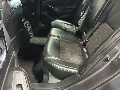 Used 2019 Nissan Maxima SR w/ Premium Package image 11