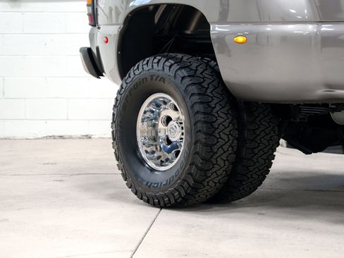 Used 2006 Chevrolet Silverado 3500 LT w/ Heavy-Duty Power Package AWD/4WD image 4