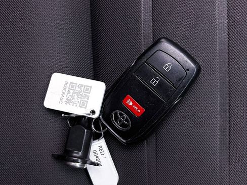 Used 2024 Toyota Tacoma TRD Off-Road AWD/4WD image 27