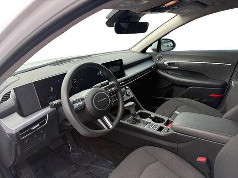 Used 2025 Hyundai Sonata SE image 9
