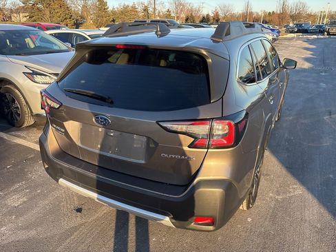 Certified 2023 Subaru Outback Limited image 3