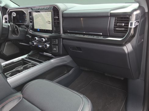 Used 2024 Ford F250 Lariat w/ Lariat Ultimate Package AWD/4WD image 16