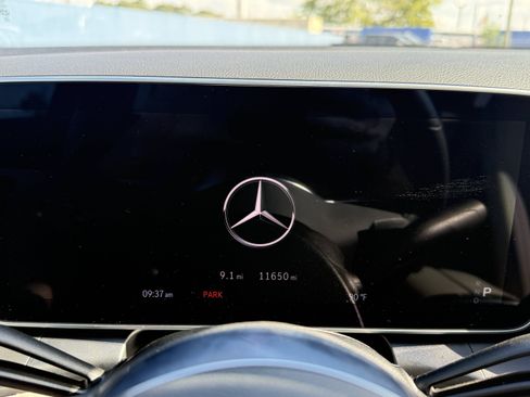 Used 2025 Mercedes-Benz GLC 350e 4MATIC image 16