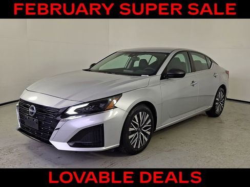 Used 2024 Nissan Altima 2.5 SV image 4