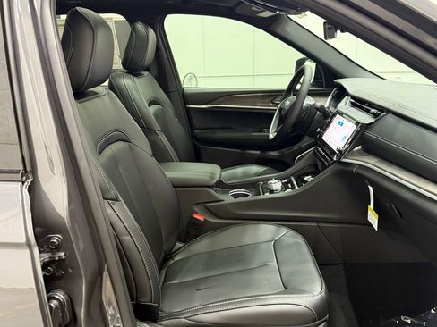 New 2026 Jeep Grand Cherokee Limited image 19