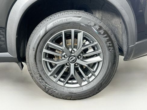Used 2023 Nissan Rogue S FWD image 11