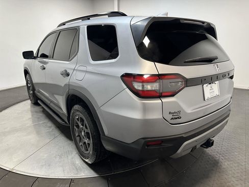 Certified 2023 Honda Pilot TrailSport image 9