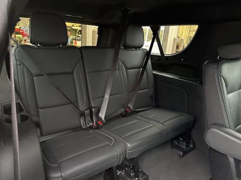 Used 2024 GMC Yukon XL Denali image 15