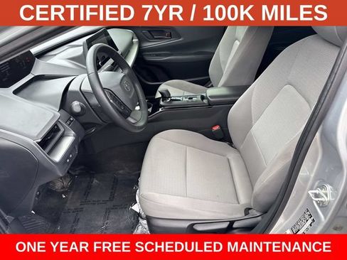 Used 2024 Toyota Prius LE FWD image 14