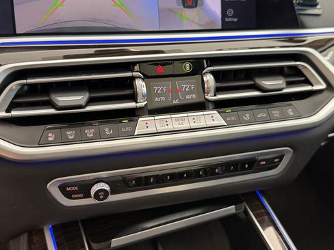 Used 2021 BMW X7 xDrive40i w/ Premium Package 2 AWD/4WD image 18